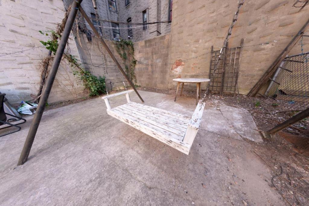 Ground Floor Williamsburg Private Bedroom Near Subway Séjour chez l'habitant New York